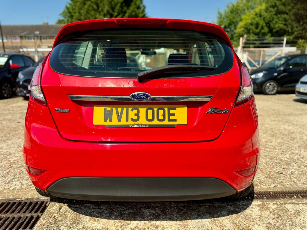 Ford Fiesta Hatchback WV13OOE Red #4