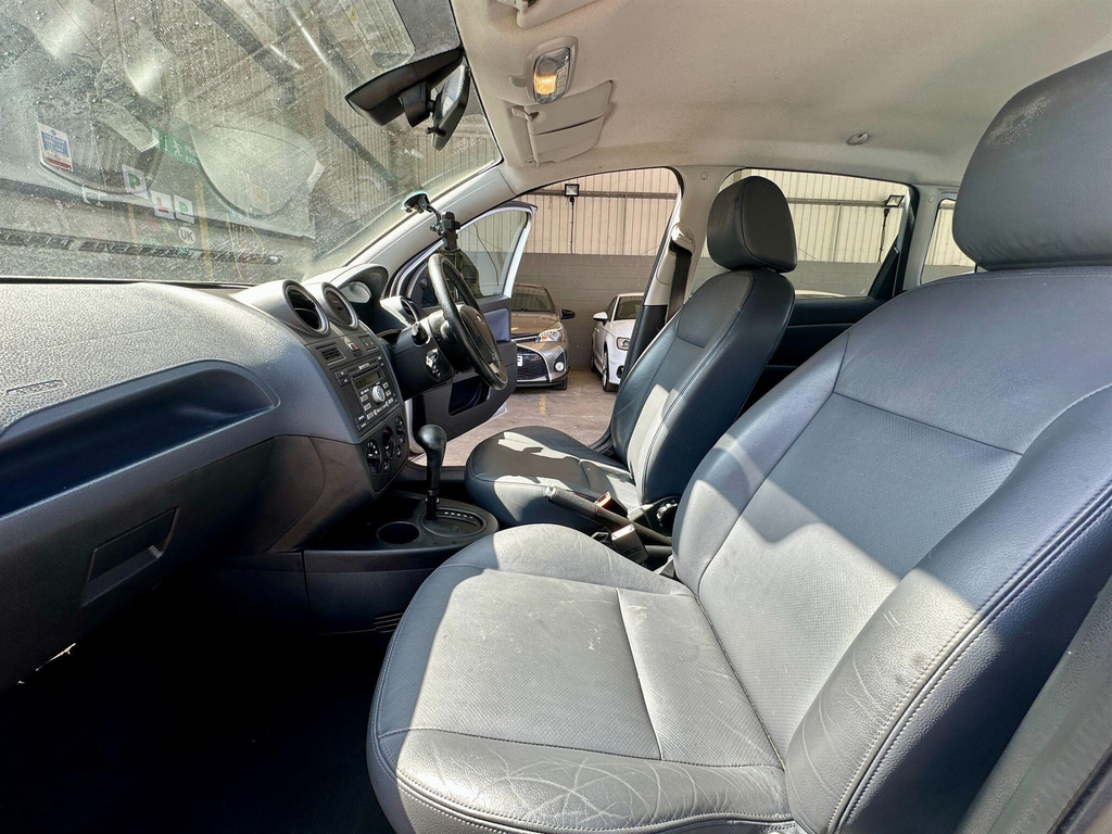 Ford Fiesta Ghia Silver #35