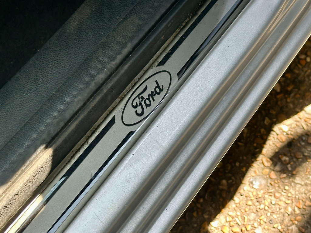 Ford Fiesta Ghia Silver #41