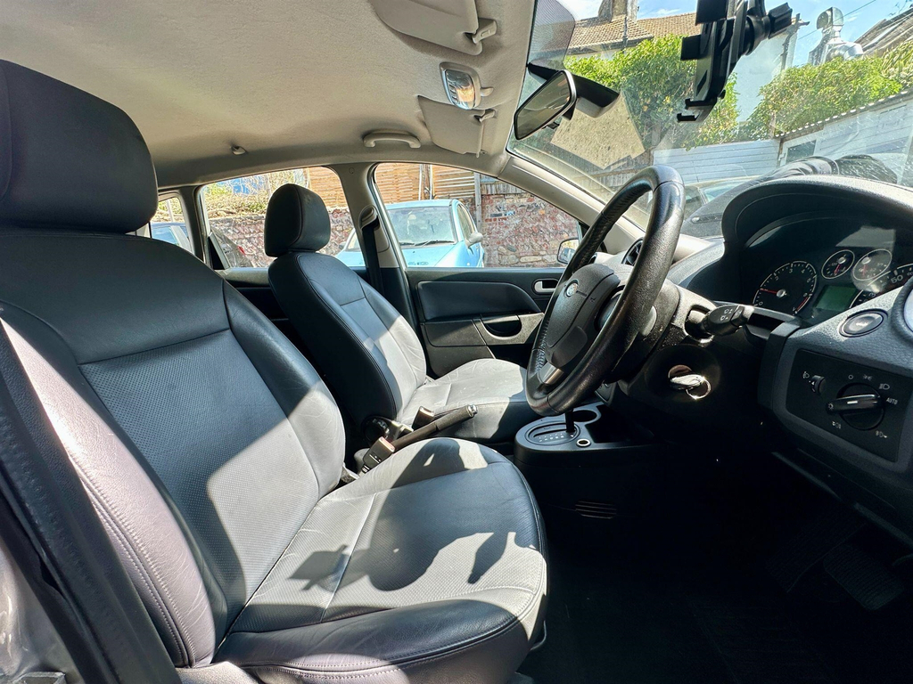 Ford Fiesta Ghia Silver #11