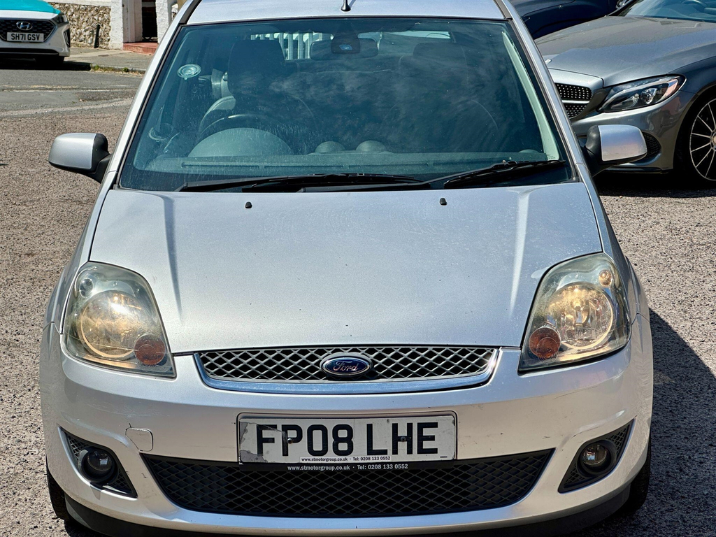 Ford Fiesta Ghia Silver #2
