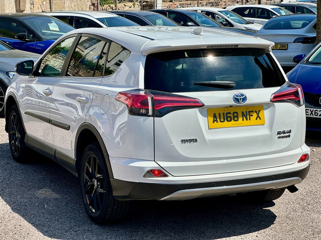 Toyota Rav 4 Rav4 Excel Tss Hev Cvt White #3