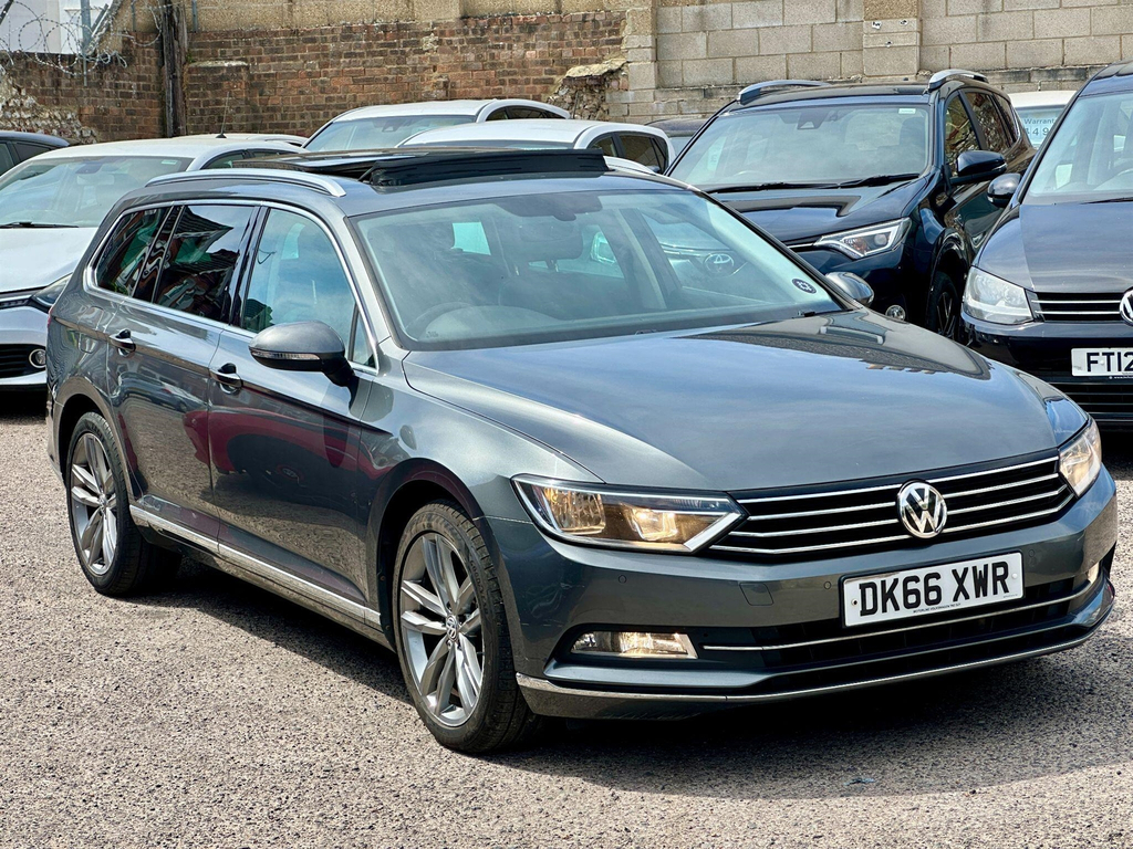 Volkswagen Passat Estate Grey #5