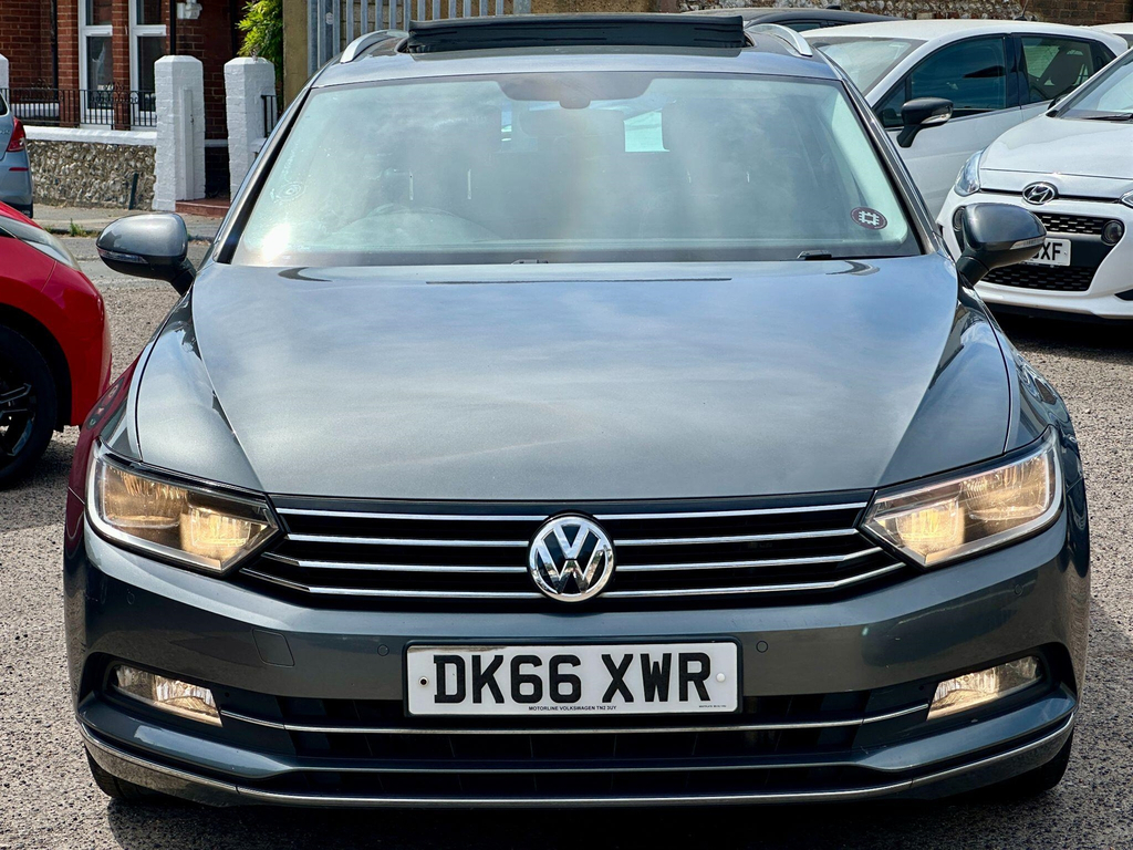 Volkswagen Passat Estate Grey #2