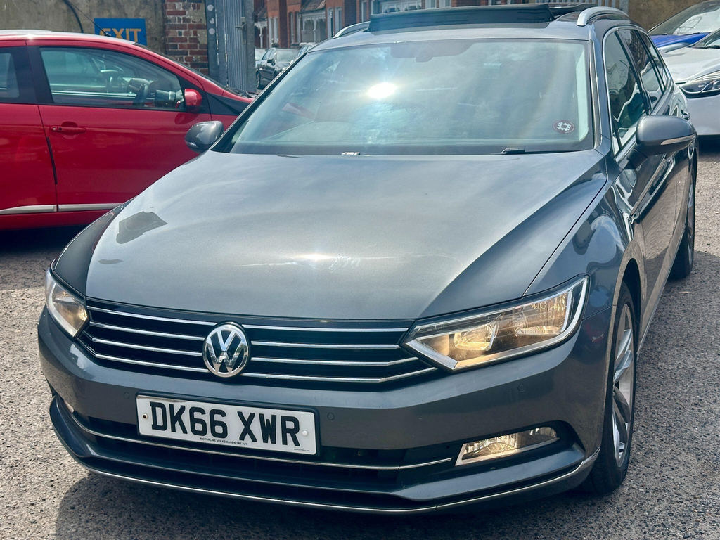 Volkswagen Passat Estate Grey #3