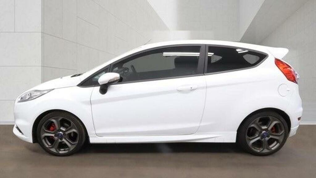 Ford Fiesta Hatchback 1.6T Ecoboost St-3 Euro 6 201515 White #6