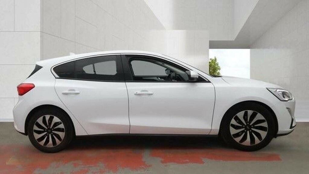 Ford Focus Hatchback 1.0T Ecoboost Zetec Euro 6 Ss White #2
