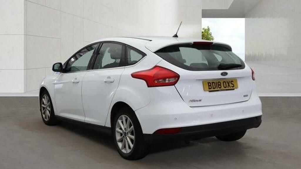 Ford Focus Hatchback 1.0T Ecoboost Titanium Euro 6 Ss BD18OXS White #5