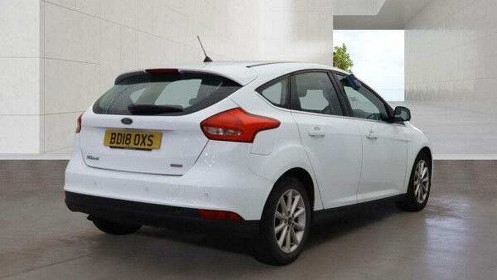 Ford Focus Hatchback 1.0T Ecoboost Titanium Euro 6 Ss BD18OXS White #3