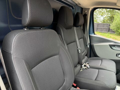 Renault Trafic Sl27 Business Dci White #40