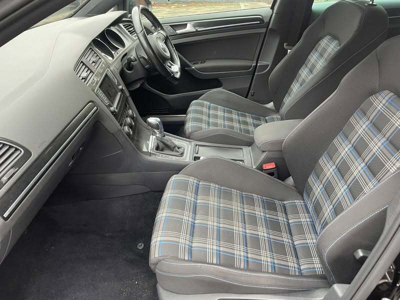 Volkswagen Golf Gte Dsg Black #6