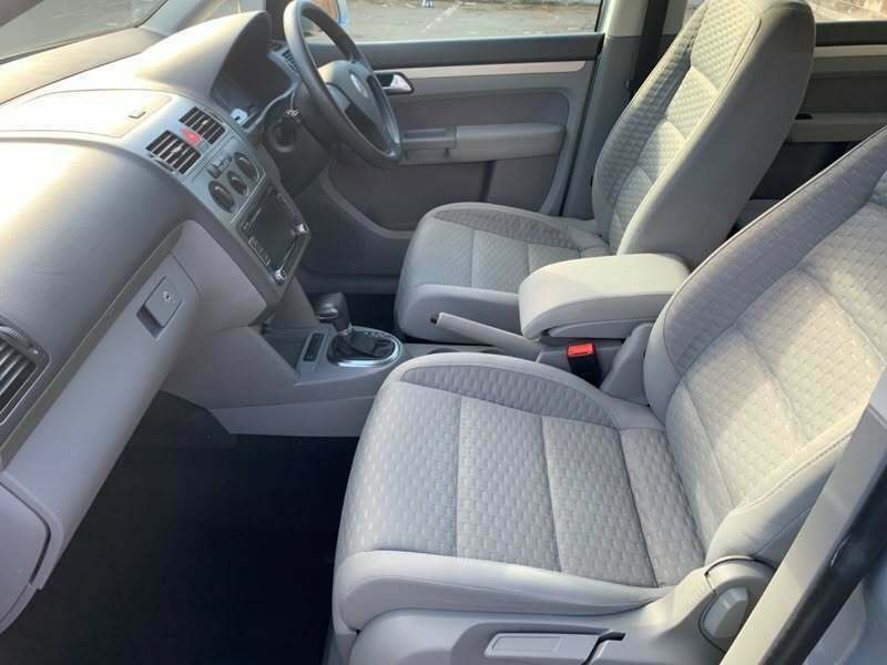 Volkswagen Touran Se Tsi Dsg Silver #6