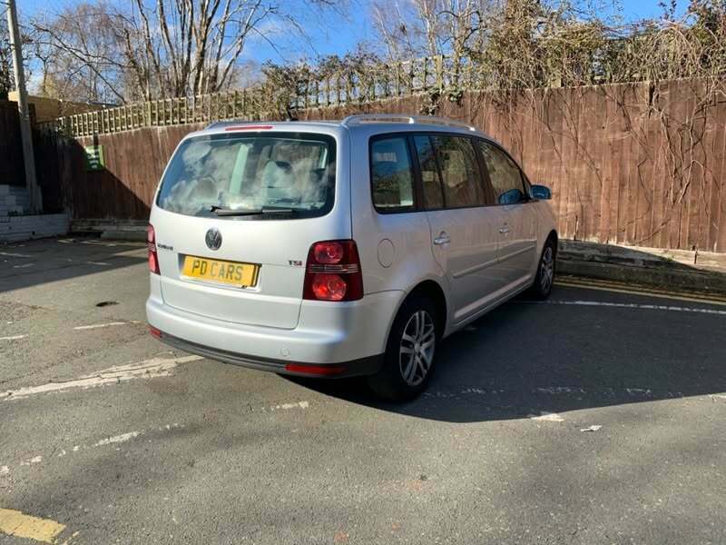 Volkswagen Touran Se Tsi Dsg Silver #3