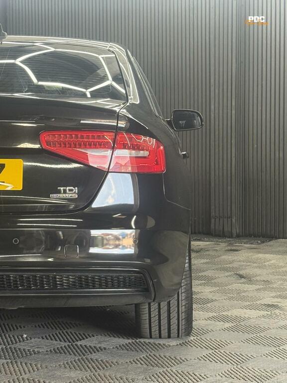 Audi A4 Black Edition Plus Black #4