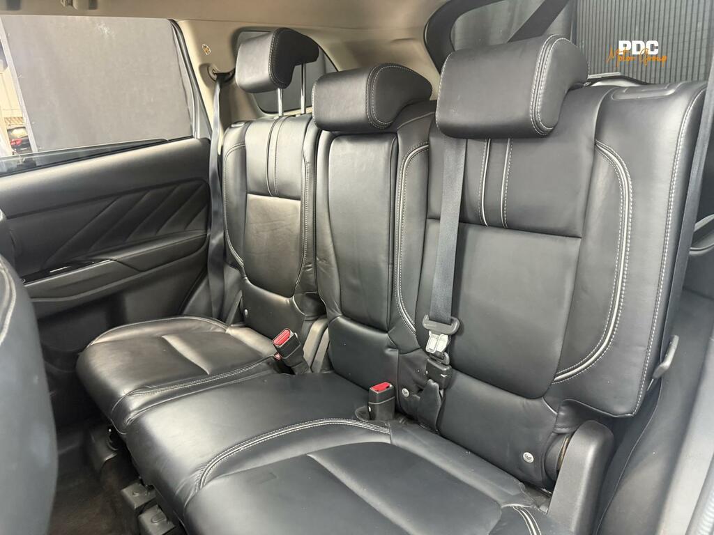 Mitsubishi Outlander Hybrid Red #60