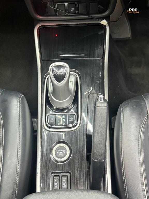Mitsubishi Outlander Hybrid Red #17