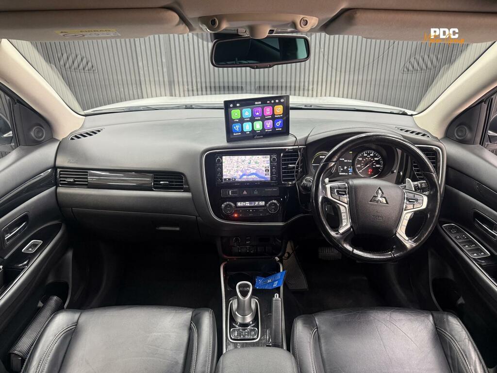 Mitsubishi Outlander Hybrid Red #22