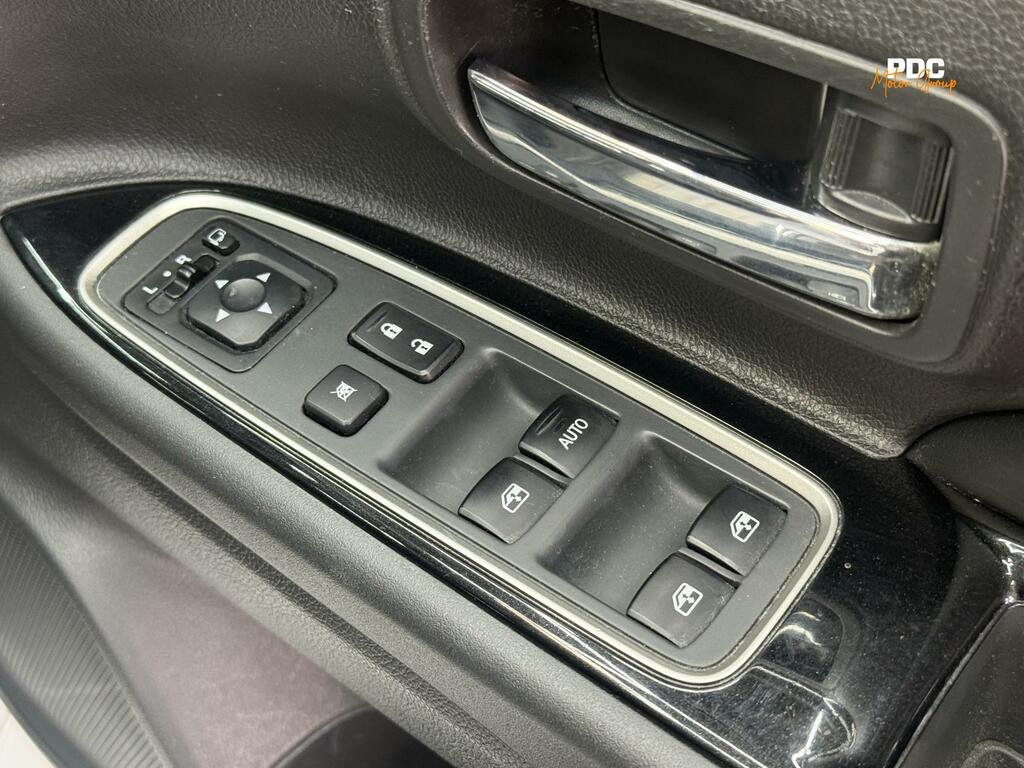 Mitsubishi Outlander Hybrid Red #41