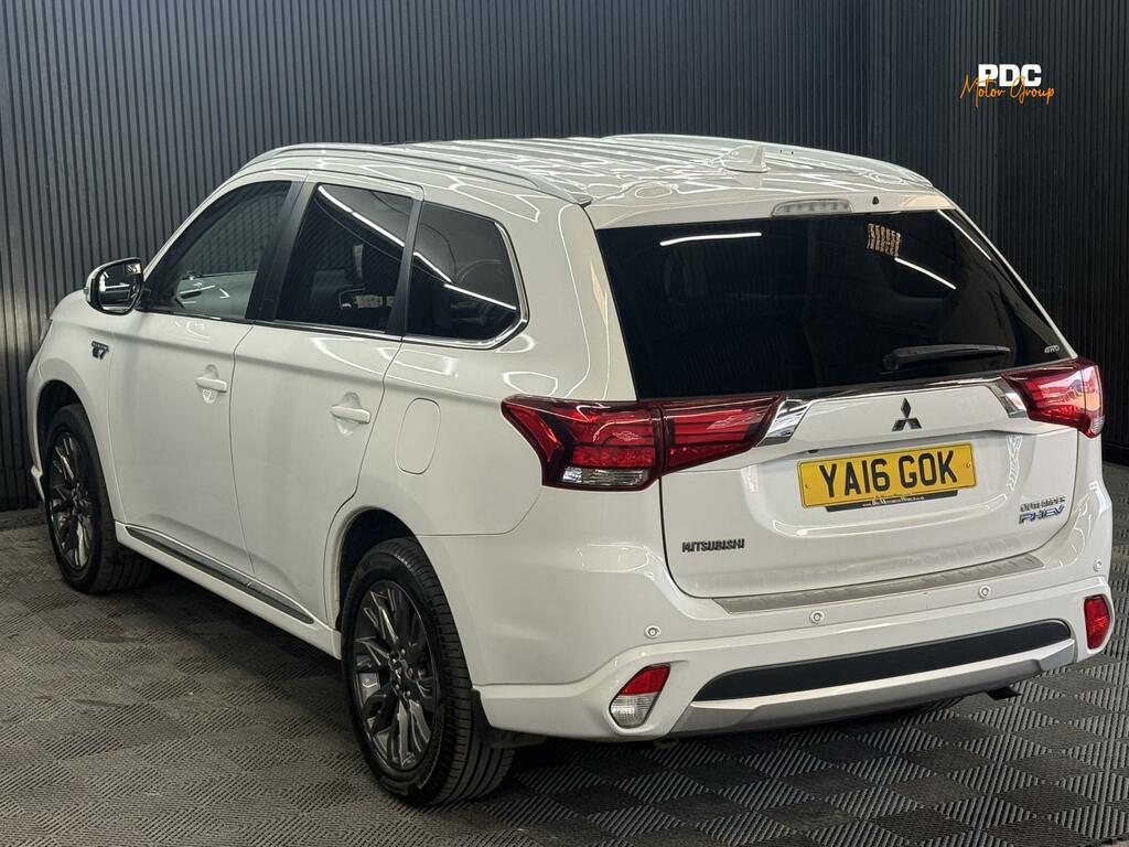 Mitsubishi Outlander Hybrid Red #9