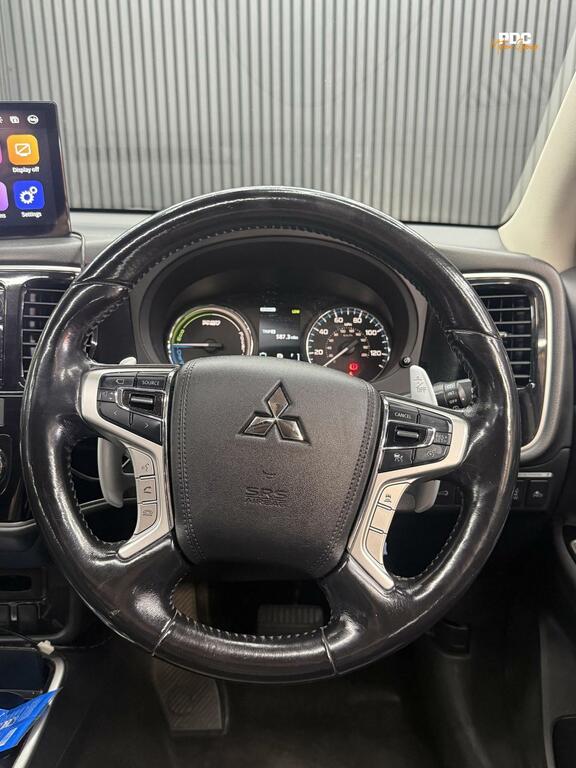 Mitsubishi Outlander Hybrid Red #18