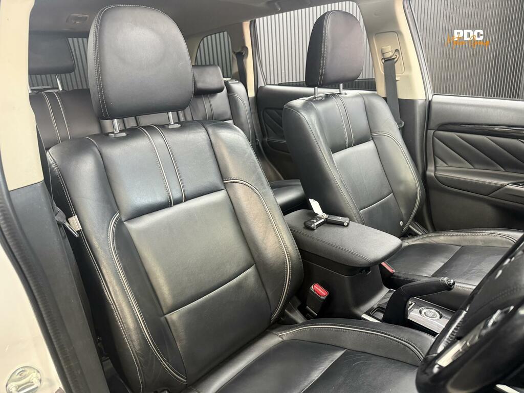 Mitsubishi Outlander Hybrid Red #51