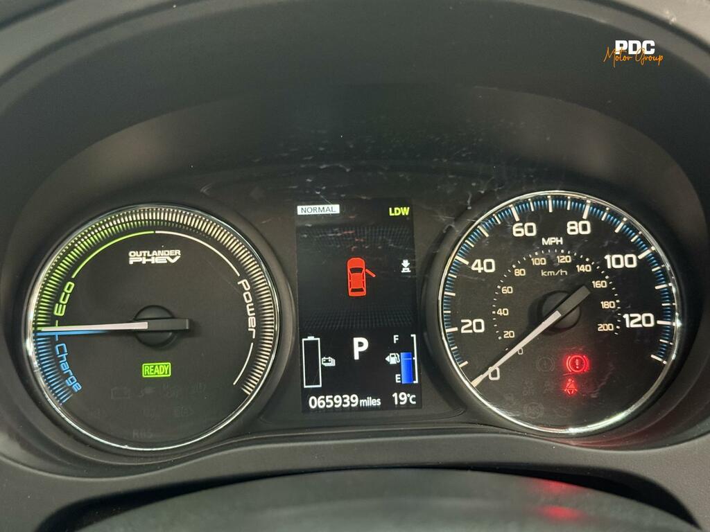 Mitsubishi Outlander Hybrid Red #43