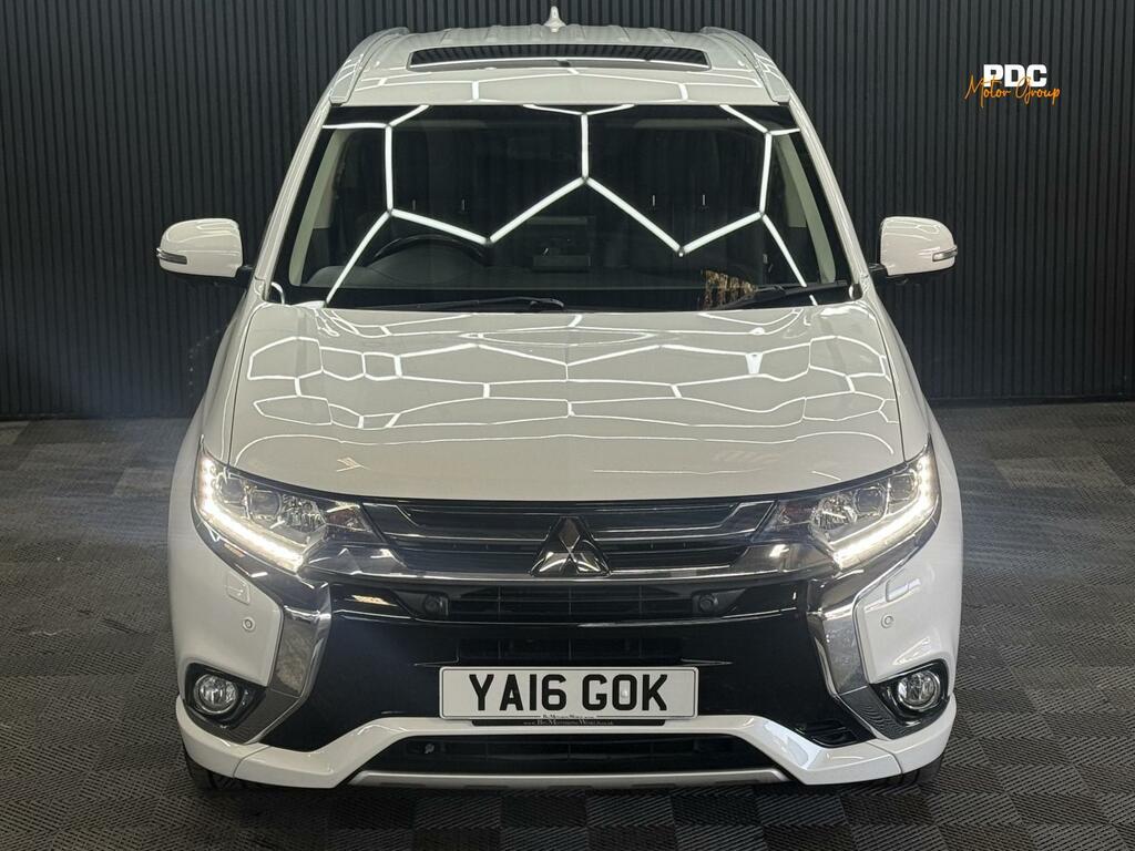 Mitsubishi Outlander Hybrid Red #35