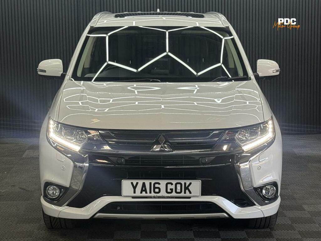 Mitsubishi Outlander Hybrid Red #36