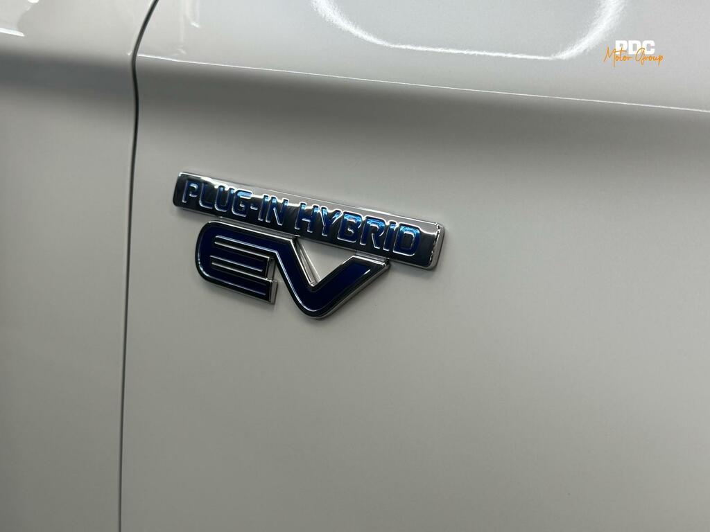 Mitsubishi Outlander Hybrid Red #31