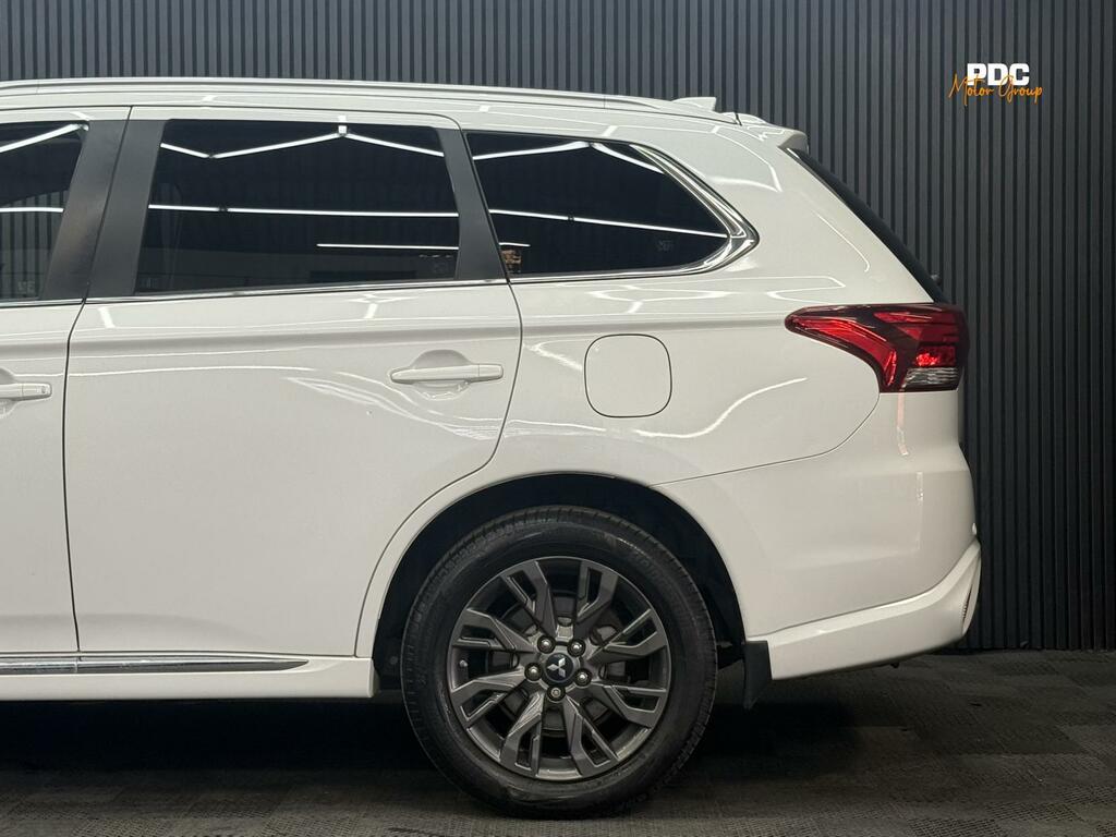 Mitsubishi Outlander Hybrid Red #26