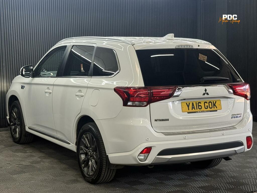 Mitsubishi Outlander Hybrid Red #10
