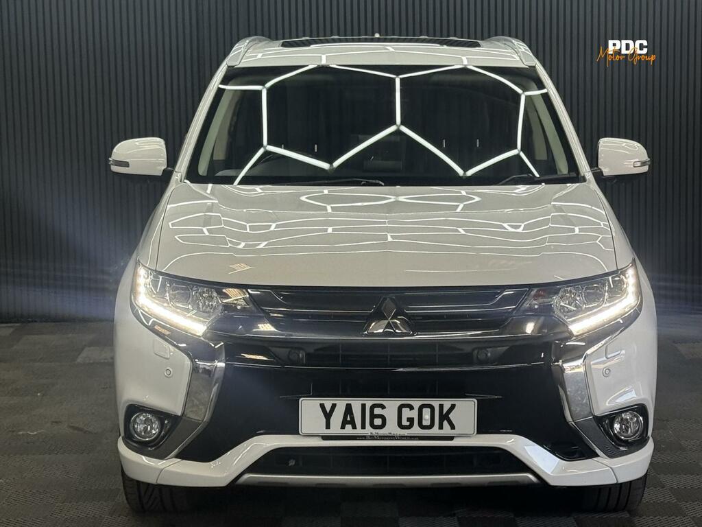 Mitsubishi Outlander Hybrid Red #38