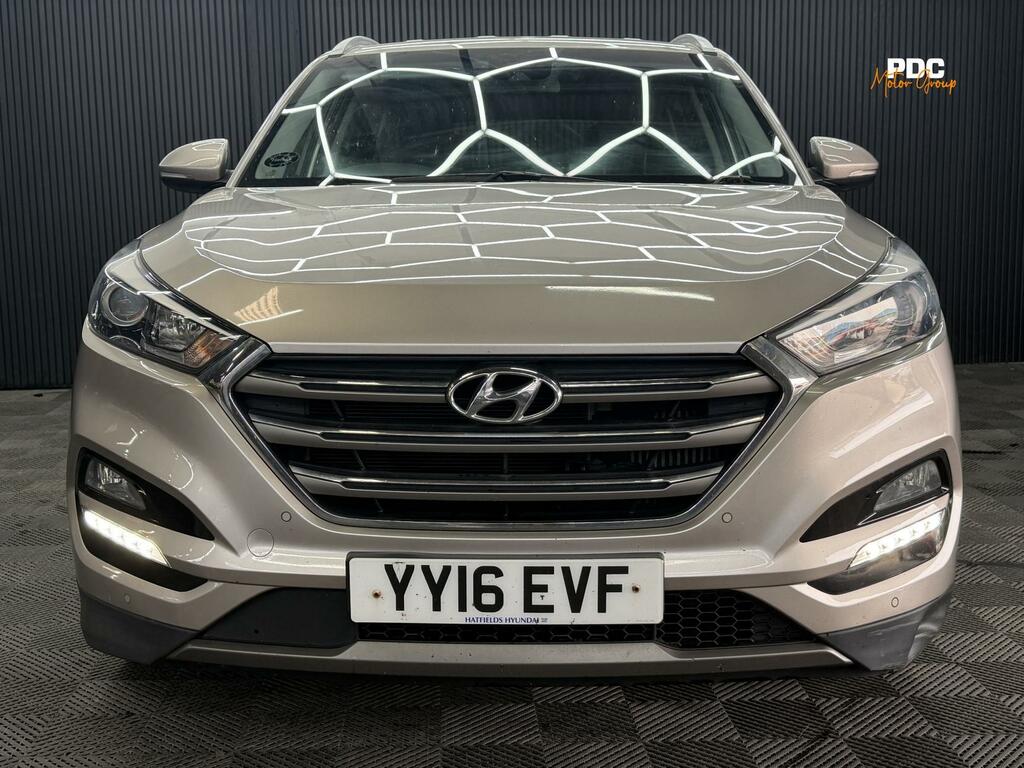 Hyundai Tucson Premium White #2