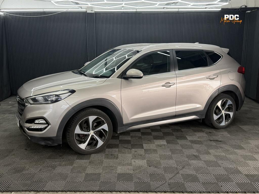 Hyundai Tucson Premium White #4