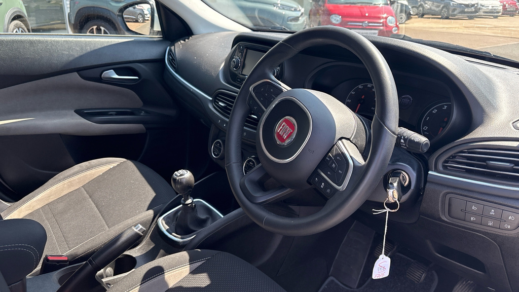Fiat Tipo 1.4 T-jet 120Hp Lounge Estate White #6