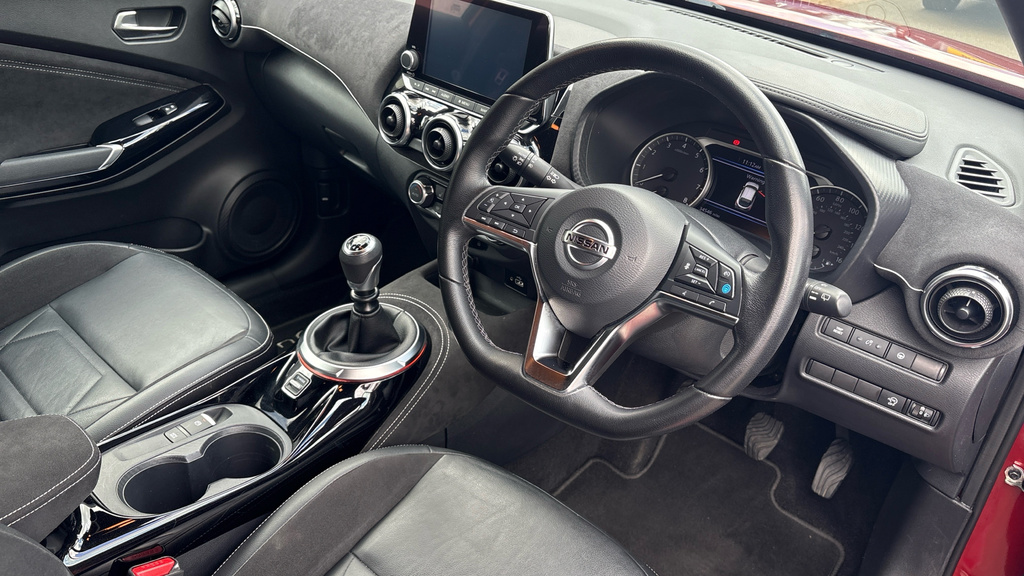 Nissan Juke 1.0 Dig-t Tekna Red #6