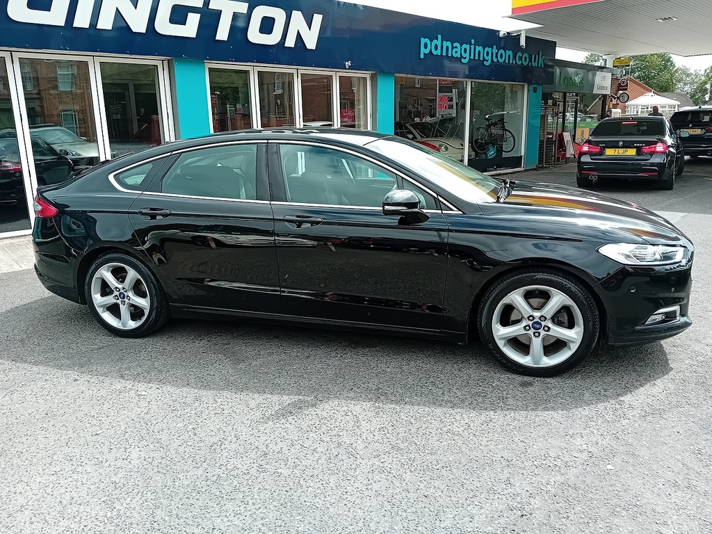 Ford Mondeo Titanium Black #5