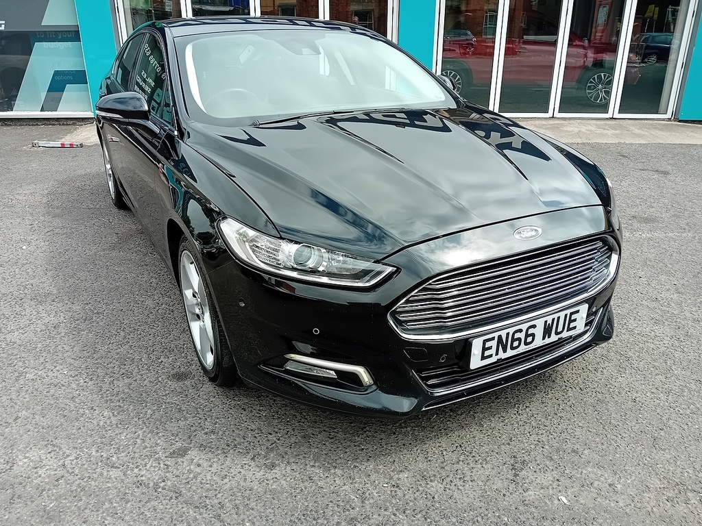 Ford Mondeo Titanium Black #2