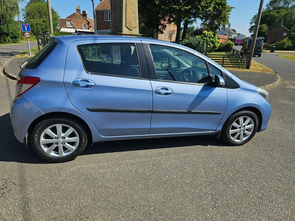 Toyota Yaris Hatchback 1.33 Dual Vvt-i Tr Multidrive S Euro 5 5 FT62SYR Blue #4