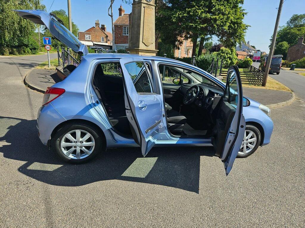 Toyota Yaris Hatchback 1.33 Dual Vvt-i Tr Multidrive S Euro 5 5 FT62SYR Blue #3