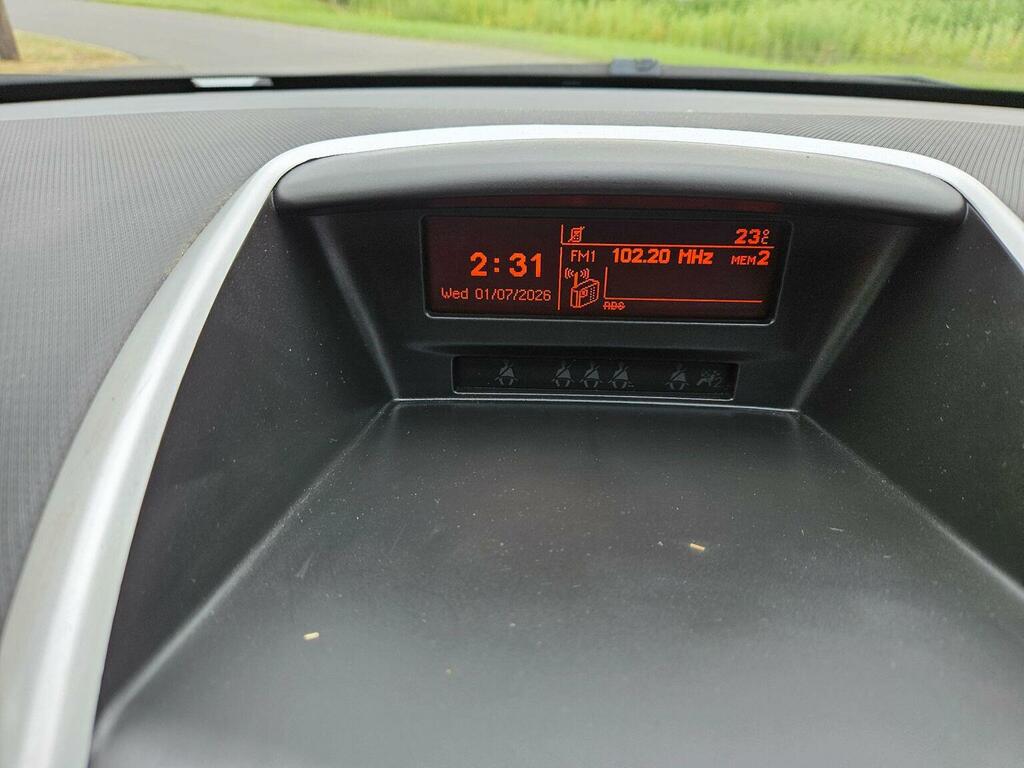 Peugeot 207 1.4 16V S 2 Tronic Black #21