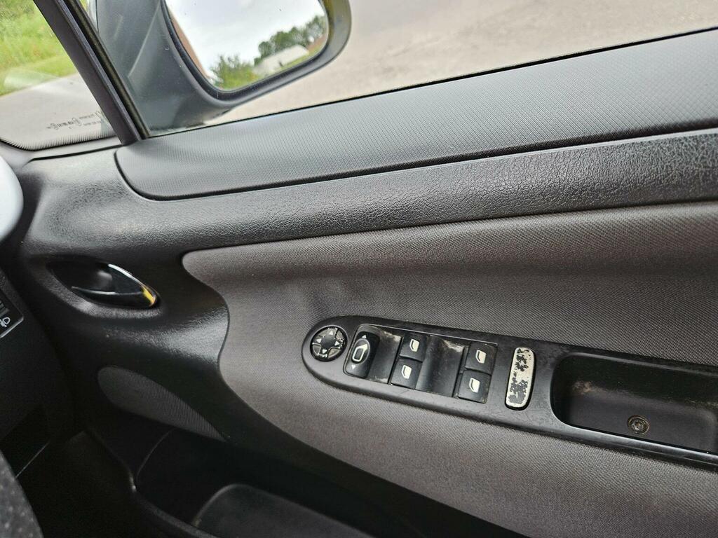 Peugeot 207 1.4 16V S 2 Tronic Black #25