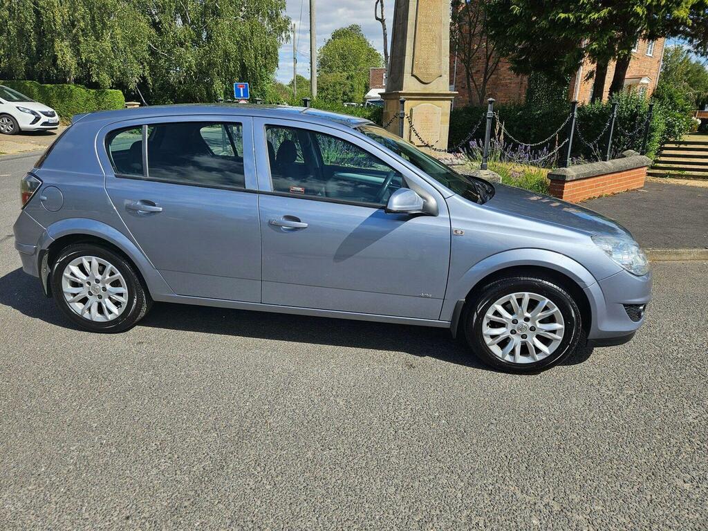 Vauxhall Astra Hatchback 1.6 Vvt 16V Active Plus 200909 Silver #6