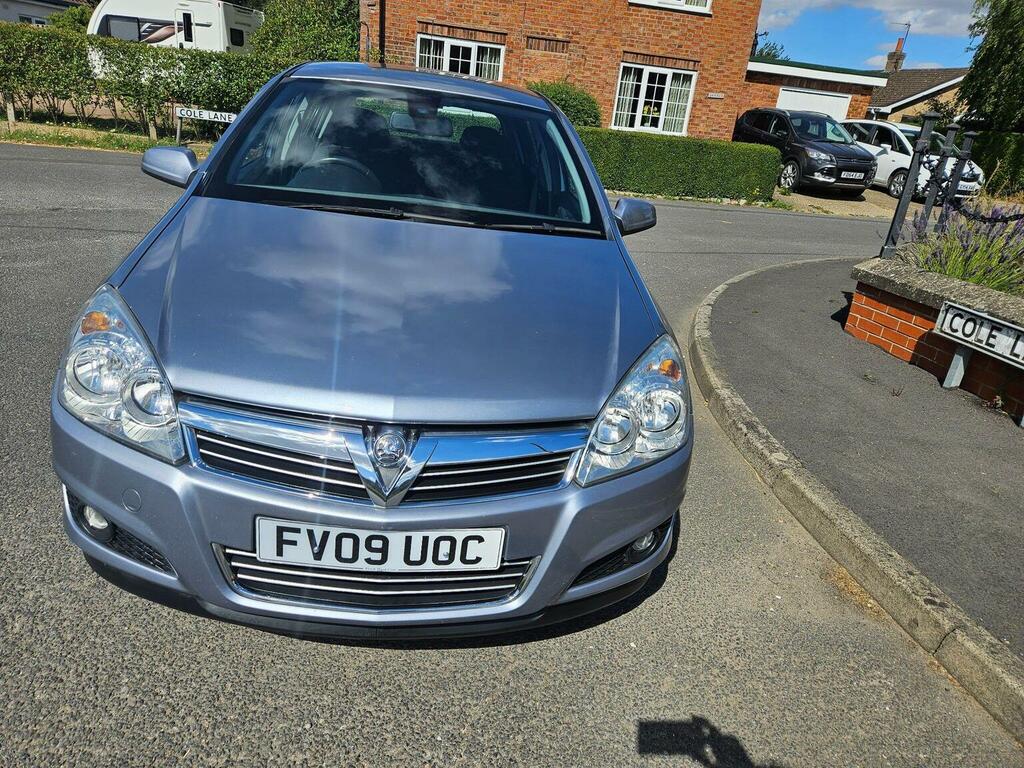 Vauxhall Astra Hatchback 1.6 Vvt 16V Active Plus 200909 Silver #4