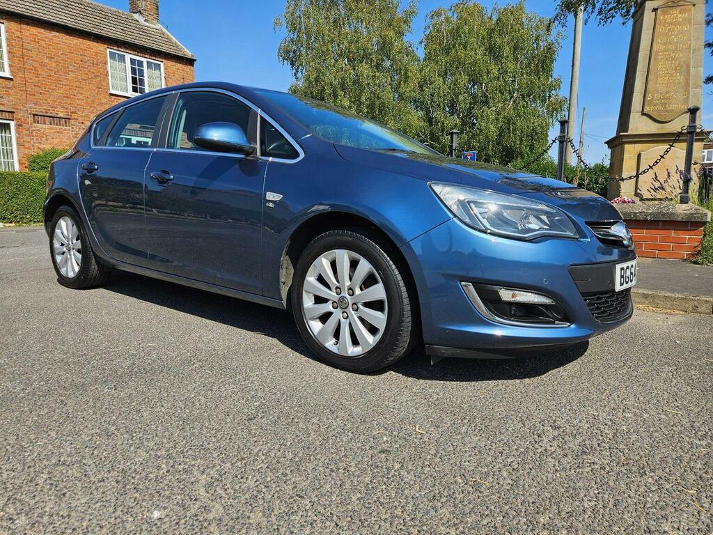 Vauxhall Astra Hatchback 2.0 Cdti Ecoflex Elite Euro 5 Ss BG64CBU Blue