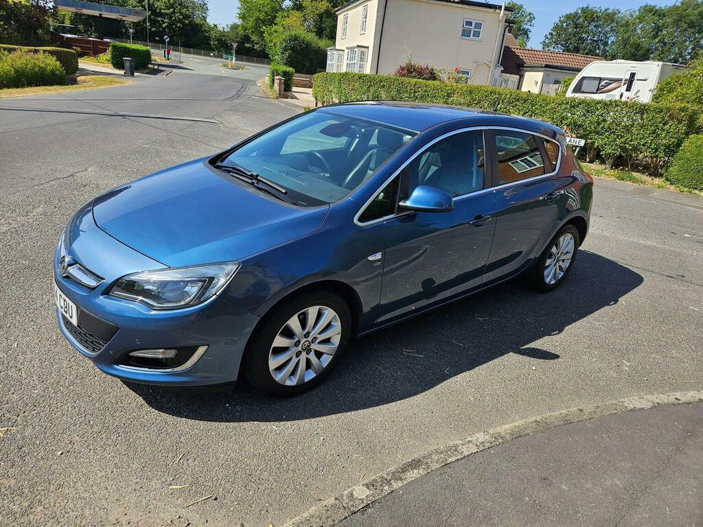 Vauxhall Astra Hatchback 2.0 Cdti Ecoflex Elite Euro 5 Ss BG64CBU Blue #5