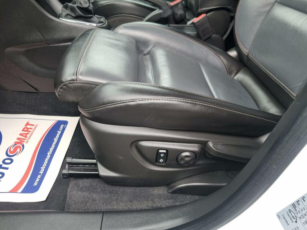 Vauxhall Mokka 1.4T Exclusiv White #28