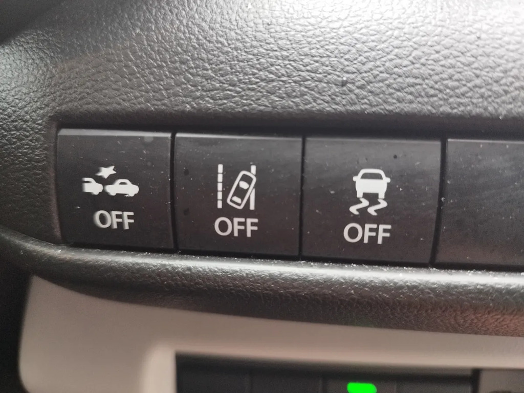 Suzuki Swift 1.2 Mild Hybrid Motion Cvt White #31
