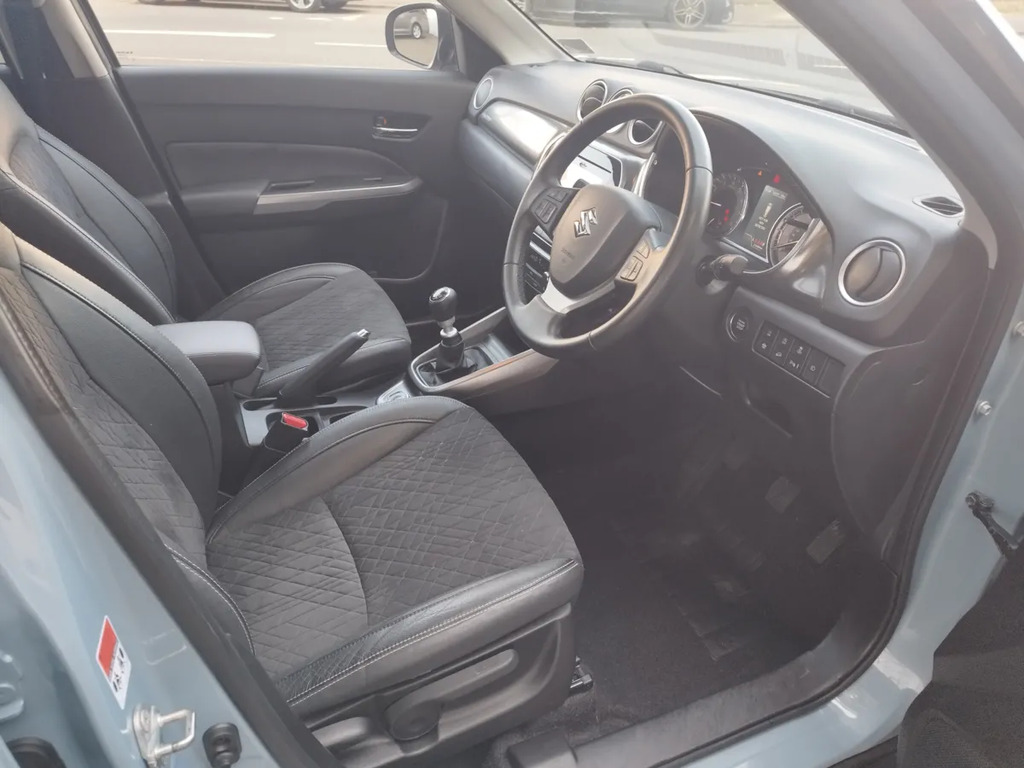 Suzuki Vitara Sz5 Boosterjet Agr Red #19