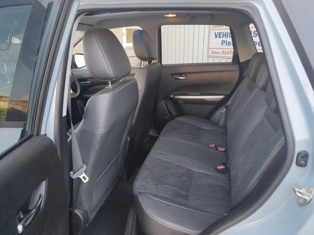 Suzuki Vitara Sz5 Boosterjet Agr Red #17
